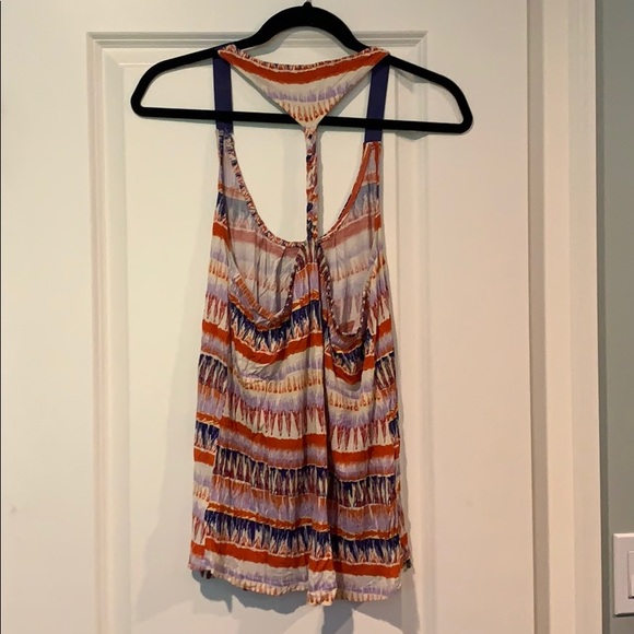 Flowy Racer back blouse w pattern and braided back - Picture 2 of 2